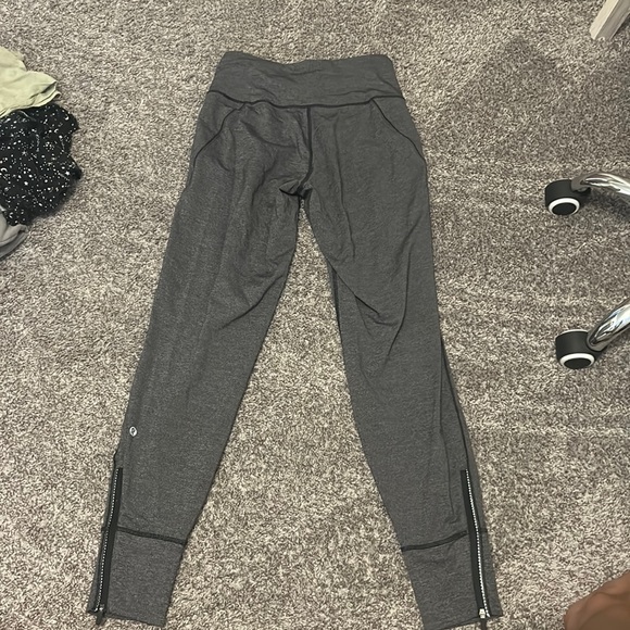 Lulu lemon joggers - Picture 1 of 3